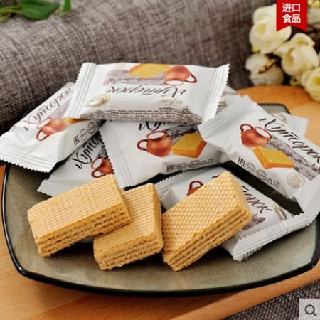 俄羅斯商品 俄羅斯小農莊奶罐威化餅干進口零食品500克 包郵