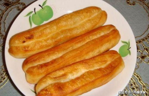 想吃油條不用買,在家就能做,金黃酥脆,空心脬起,口感非常棒 面團(tuán)
